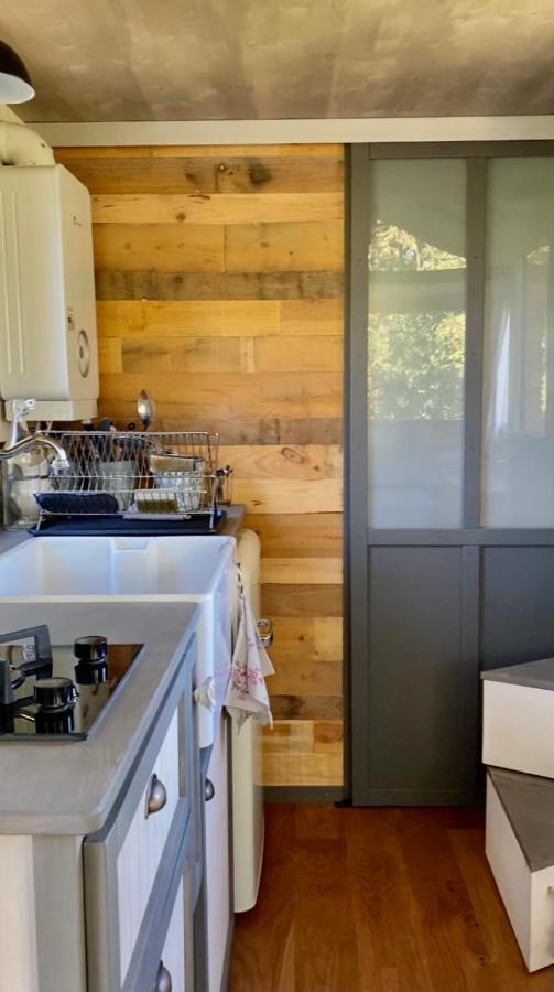 Jolie Tiny House Sous Les Grands Arbres Villa Cholet Luaran gambar